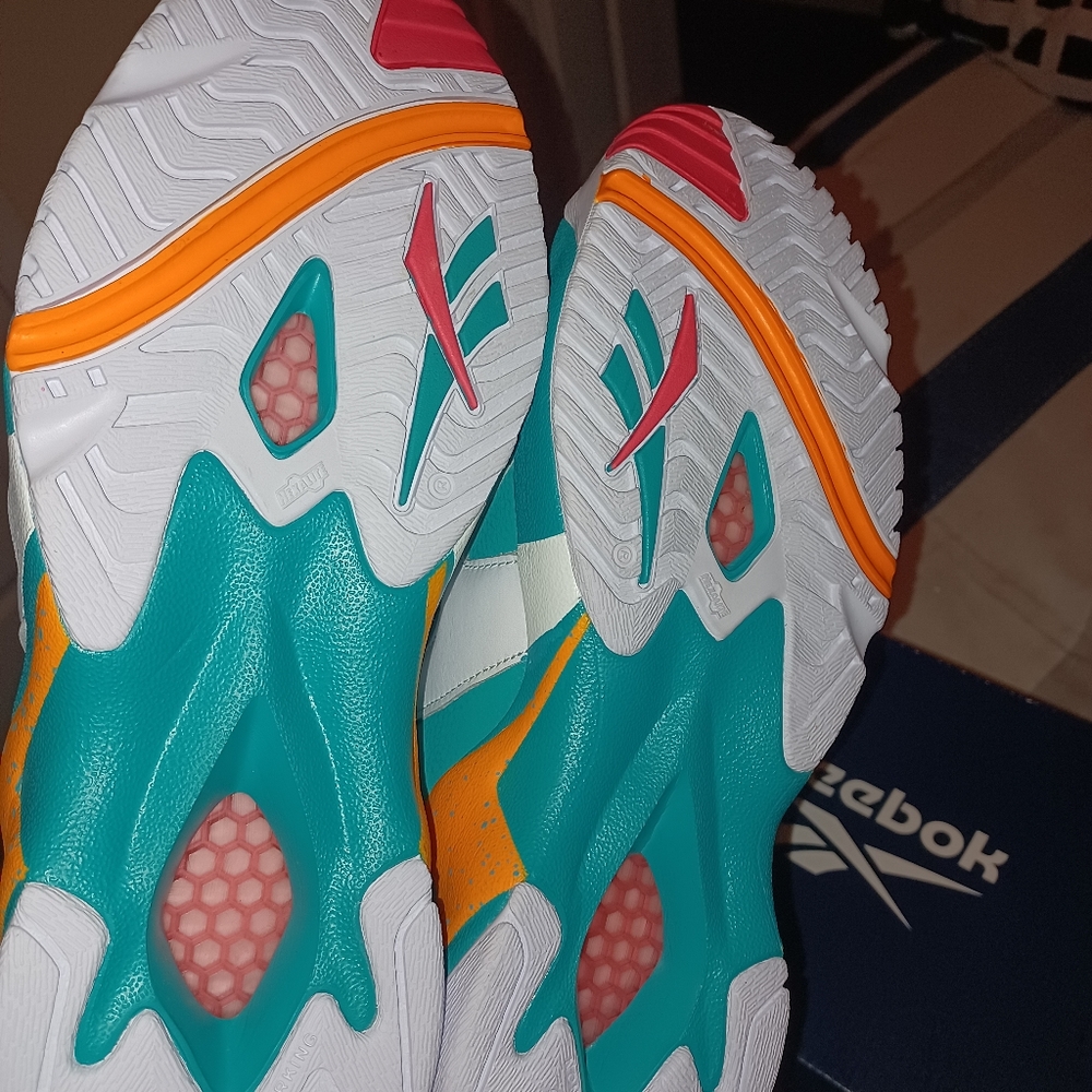 Reebok - Picture 6 of 6